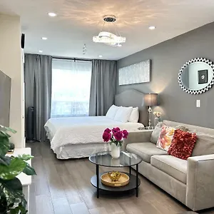 Modern Lux Family - Kingbed - Near Sheppard W Station Homestay