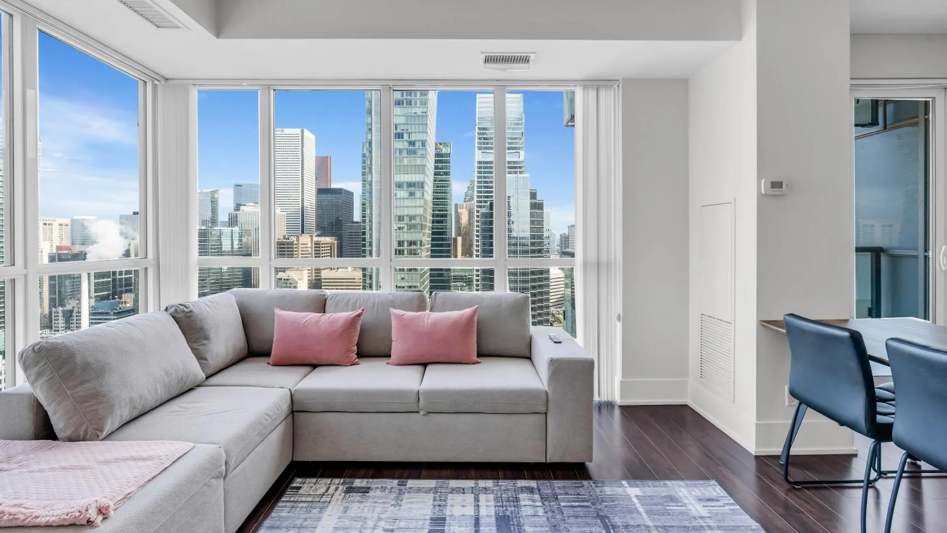 Modern Downtown Suites Toronto